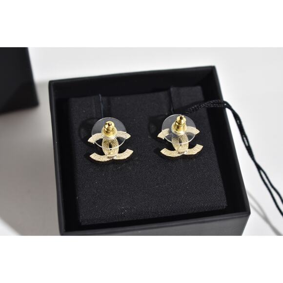 Chanel 23B Gold Pearl White Crystal CC Logo Classic Statement Stud Earrings - Picture 11 of 12